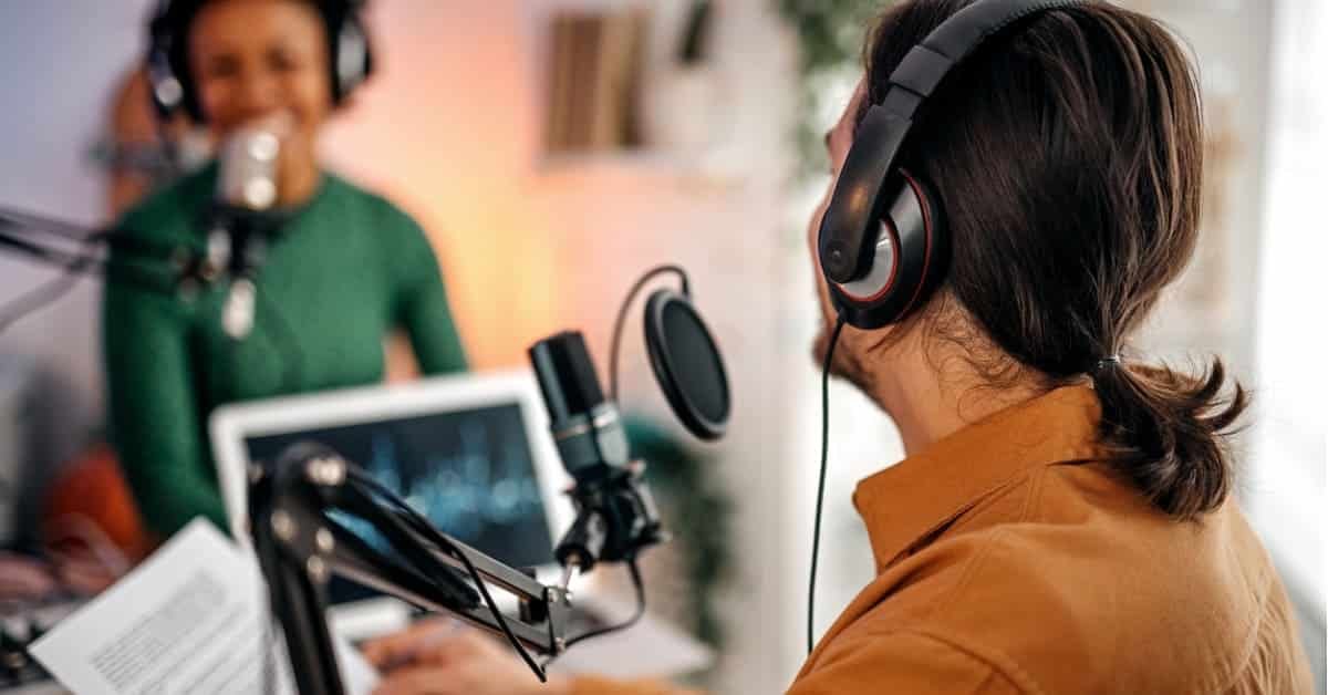 Cómo Hacer un Podcast Exitoso desde Cero: Tips y Estrategias para Brillar en el Mundo del Podcasting